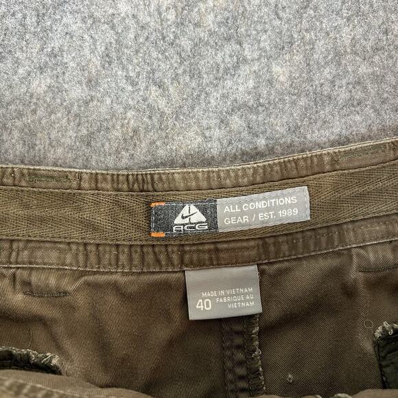 VINTAGE Nike ACG Cargo Shorts Mens 40 Brown All Condition Gear Y2K Outdoor - Picture 4 of 11